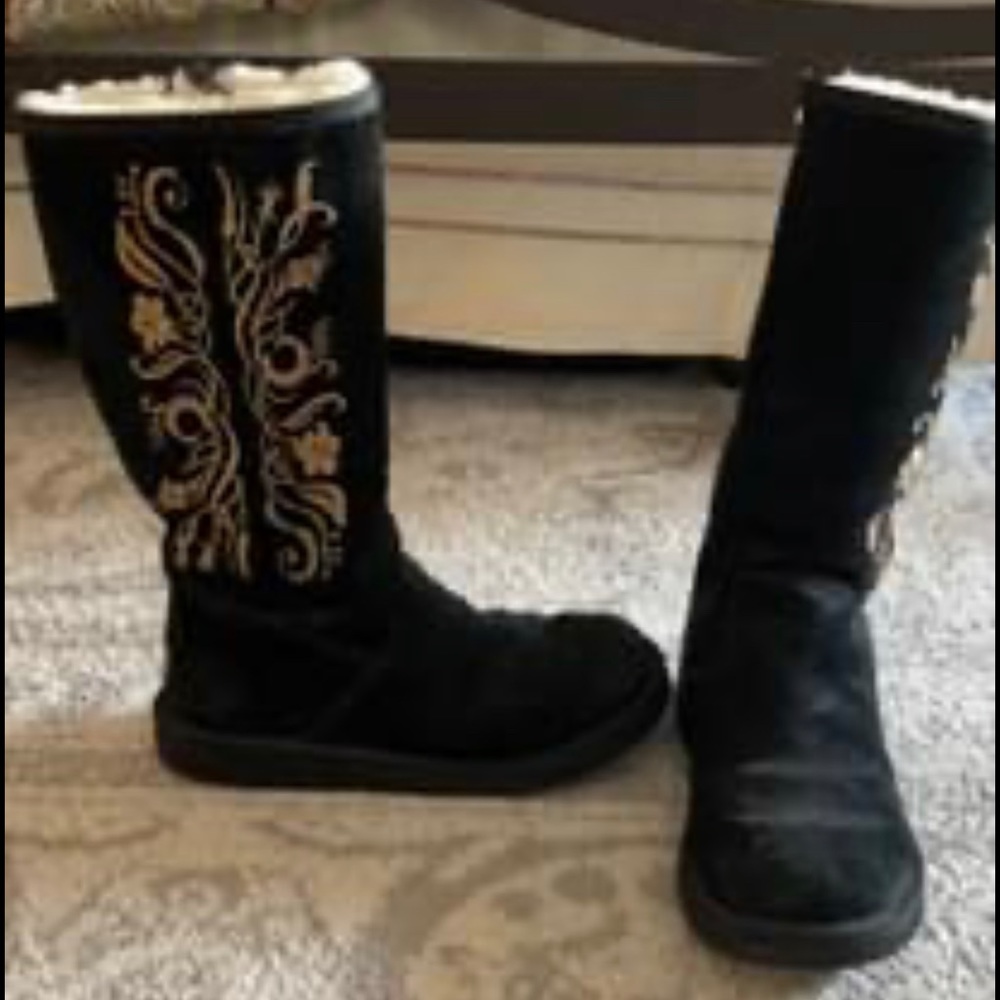 UGG Black books, with embroidery